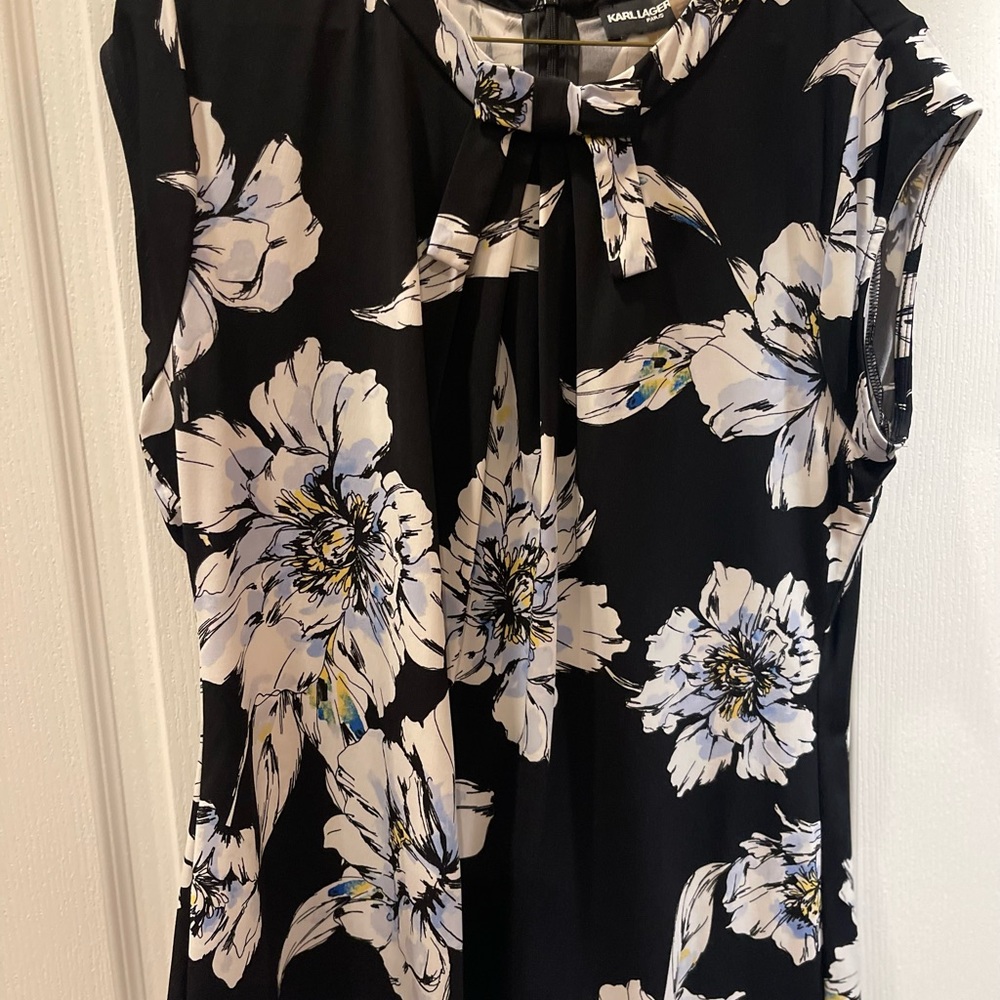 Polyester Top with bow size L - Picture 3 of 6